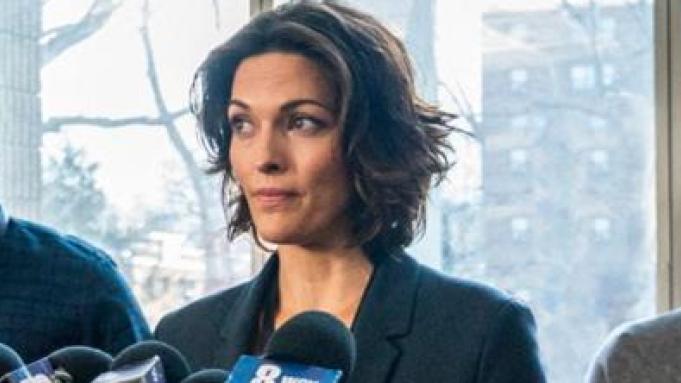 10 Things You Didn&#8217;t Know about Alana De La Garza