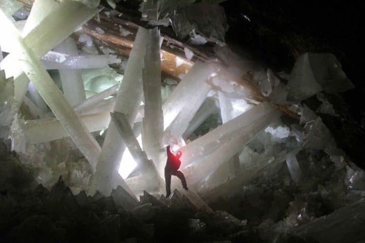 Cave of the Crystals in Mexico Looks Just Like The Fortress of Solitude