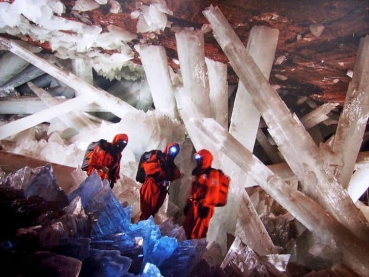 Cave of the Crystals in Mexico Looks Just Like The Fortress of Solitude