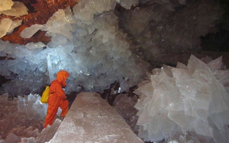 Cave of the Crystals in Mexico Looks Just Like The Fortress of Solitude