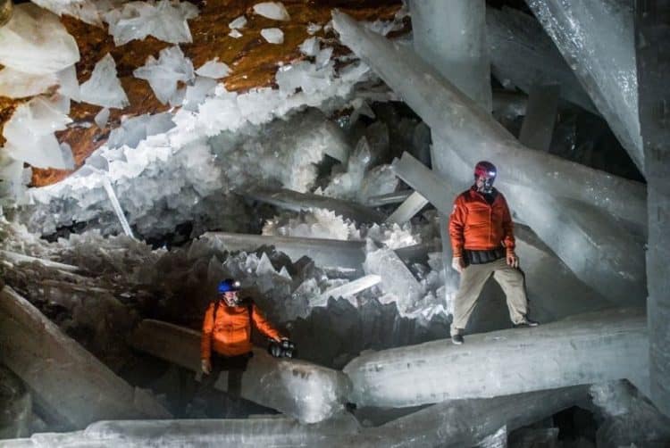 Cave of the Crystals in Mexico Looks Just Like The Fortress of Solitude