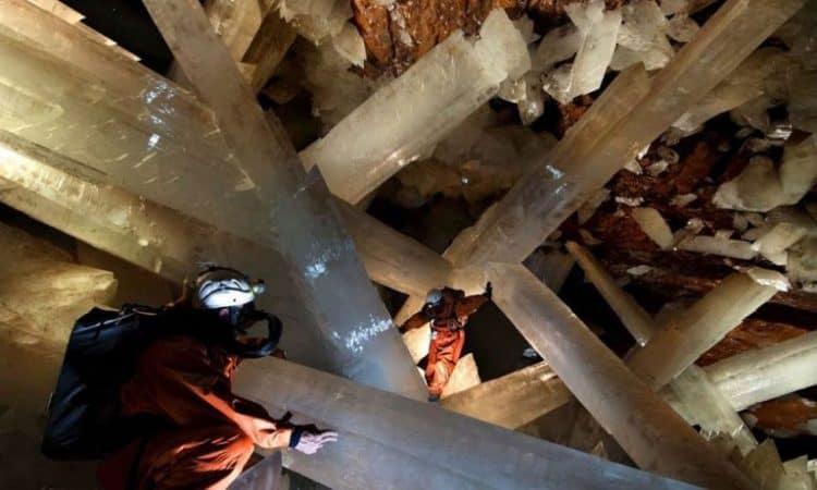 Cave of the Crystals in Mexico Looks Just Like The Fortress of Solitude