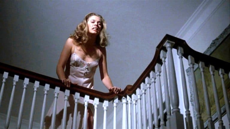 Appreciating Just How Amazing Kathleen Turner Was In The 80s