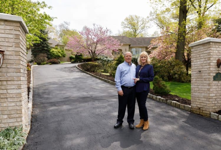 https://www.nytimes.com/2019/05/31/realestate/tony-sopranos-house-for-sale.html