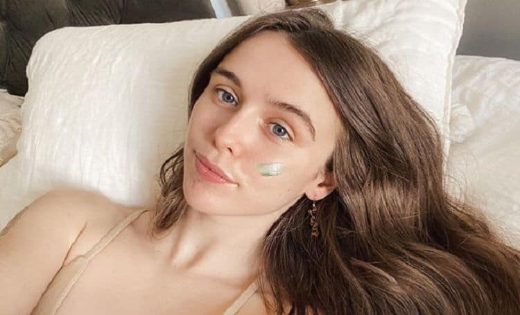 10 Things You Didn’t Know about Acacia Brinley