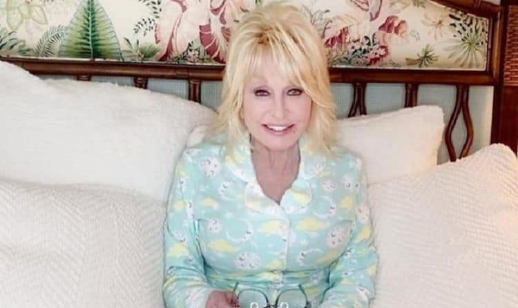 Dolly Parton: The Living Legend Shattering Guinness World Records