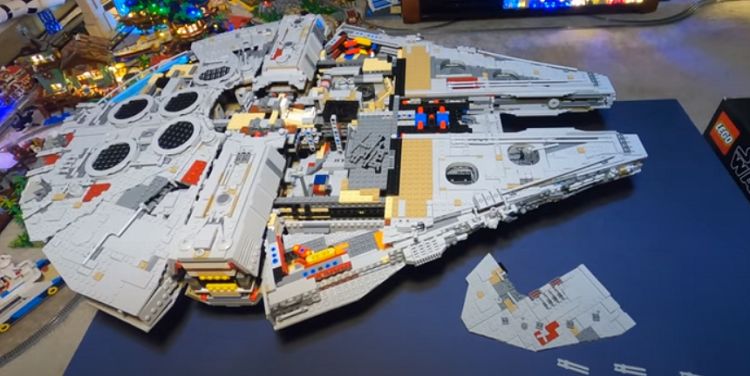 Lego Millennium Falcon Builds Itself in Stop Motion Video