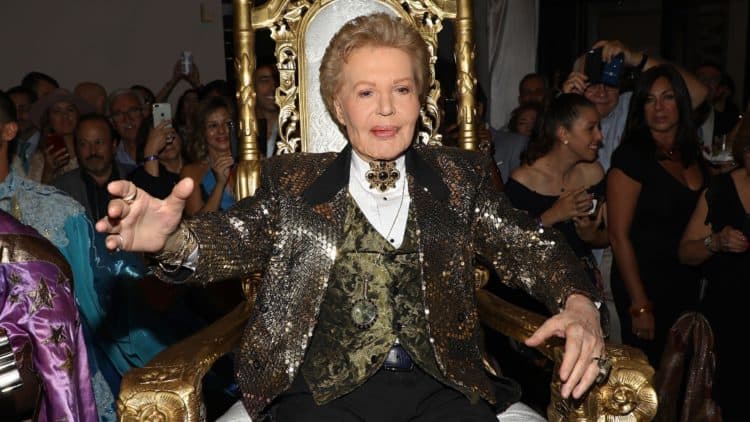 10 Things You Didn&#8217;t Know about Walter Mercado