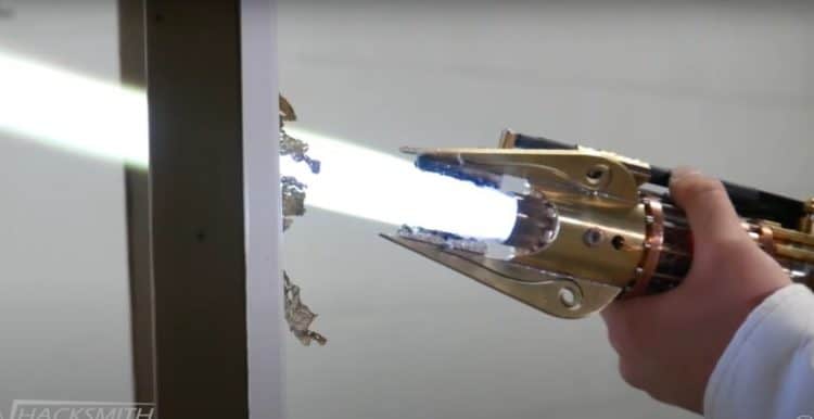 4000° Real Life Retractable Plasma Lightsaber Test