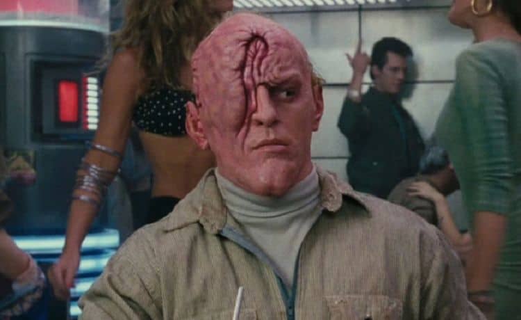 He Was In That?  Dean Norris was in 1990s Total Recall