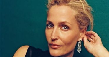 Gillian Anderson Meets Chaos, Love, and Theater