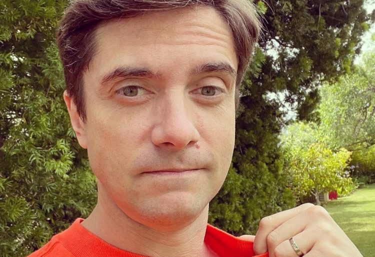 10 Things You Don&#8217;t Know About Topher Grace