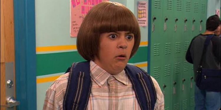 Rob Pinkston as funny face coconut head