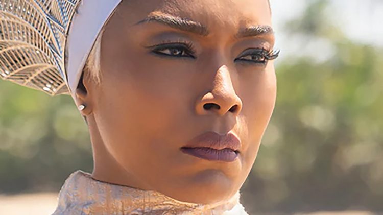 Black Panther: Wakanda Forever&#8217;s Angela Bassett Becomes The First Marvel Actor To Win A Golden Globe