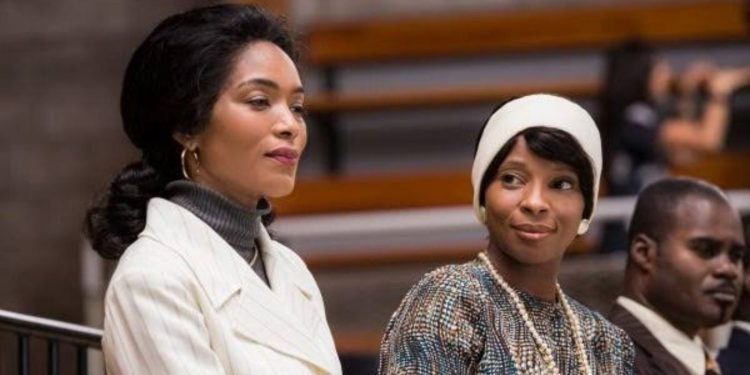 Angela Bassett in Betty and Cosetta