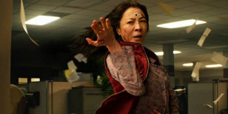 Michelle Yeoh in Everything Everywhere All at Once Oscar