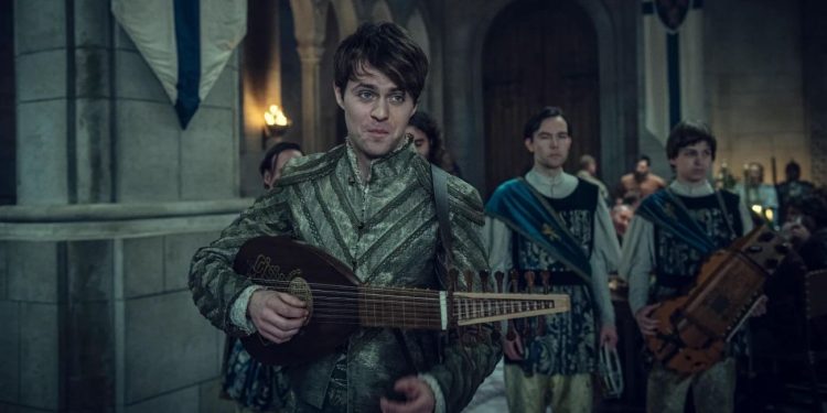 Jaskier in The Witcher, playing the lute.