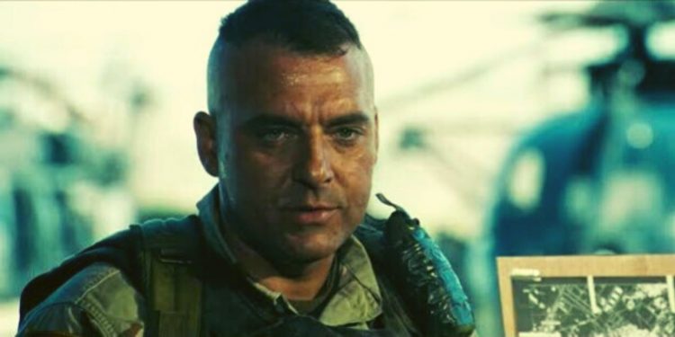 Tom Sizemore in Black Hawk Down