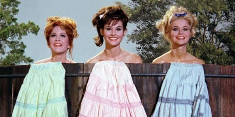 Lori Saunders and her co-stars