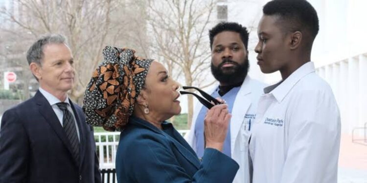 Lynn Whitfield in The Resident