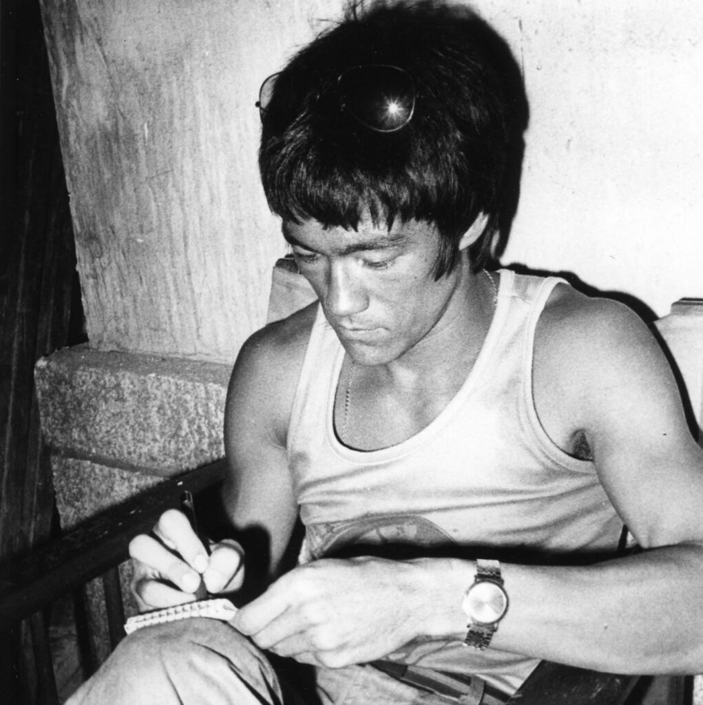 Bruce Lee’s Close-Knit Family &#038; Legacy Showcased in Rare Photos