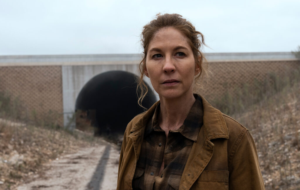 Five Things You Didn’t Know About ‘Fear The Walking Dead’s Jenna Elfman ...