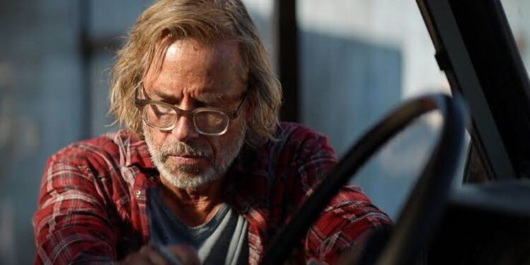 Guy Pearce as Bruce Cogburn