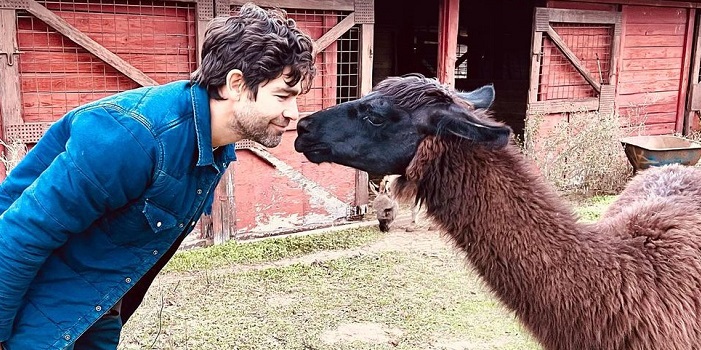 Adrian Grenier instagram post