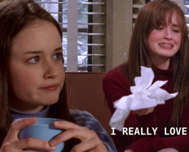 One Strange Gilmore Girls Character Trait Is Hilariously Faked