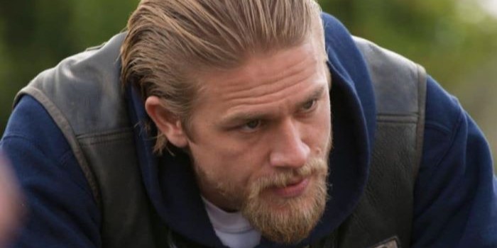 Charlie Hunnam 