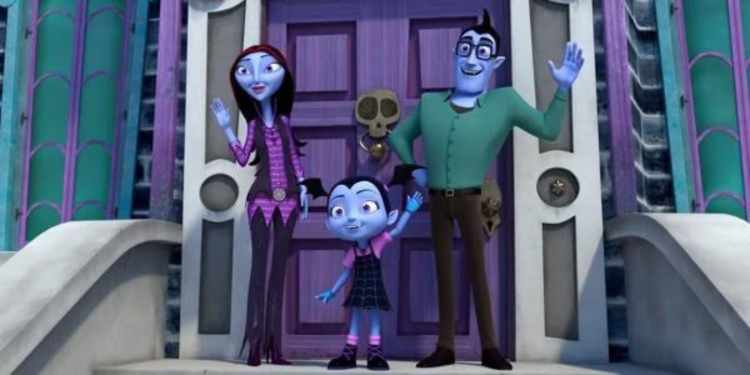 Lauren Graham In Vampirina (2017–2018)