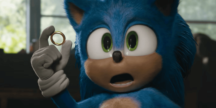 Sonic holding the ring in Sonic the Hedgehog movie - Games Movie TV Adaptation