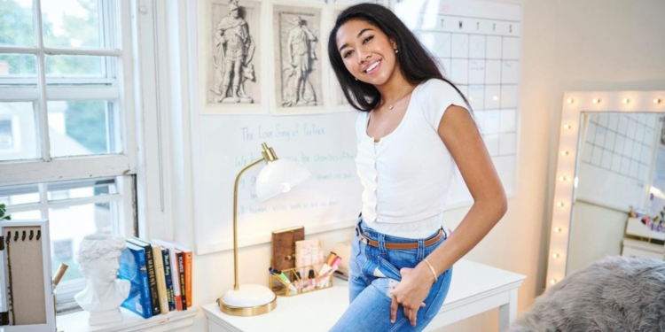 Aoki Lee Simmons Harvard dorm room