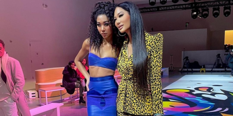 Aoki Lee Simmons and mom Kimora Lee Simmons