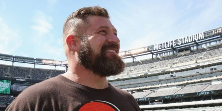 Brad William Henke at the MetLife Stadium