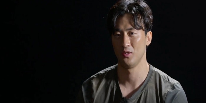 Cho Jung-Myung giving an Interview on Physical 100