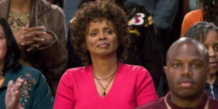 Debbi Morgan as Ken Carter's wife in Coach Carter