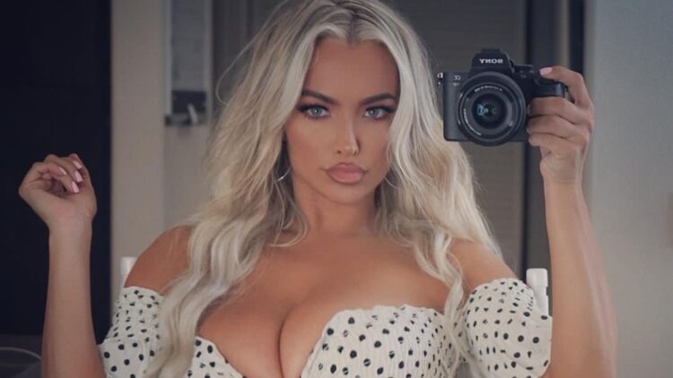 Lindsey Pelas with camera