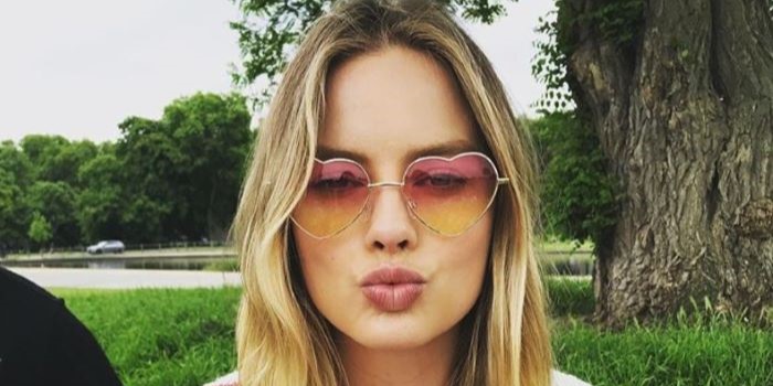 Margot Robbie selfie heart glasses