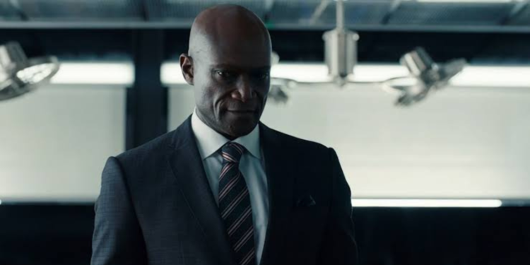 Peter Mensah in Departure