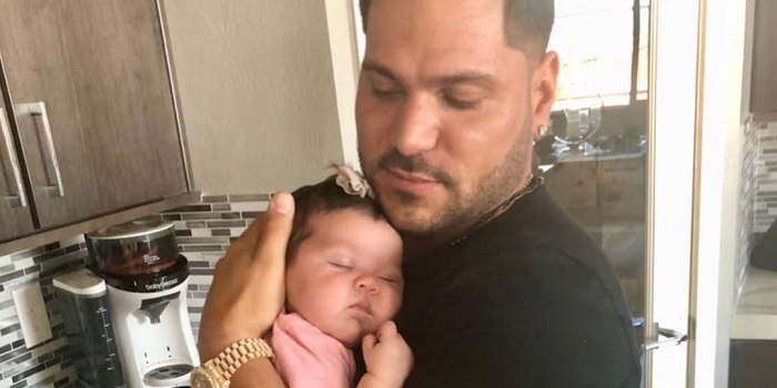 Ronnie Ortiz-Magro with his Daughter