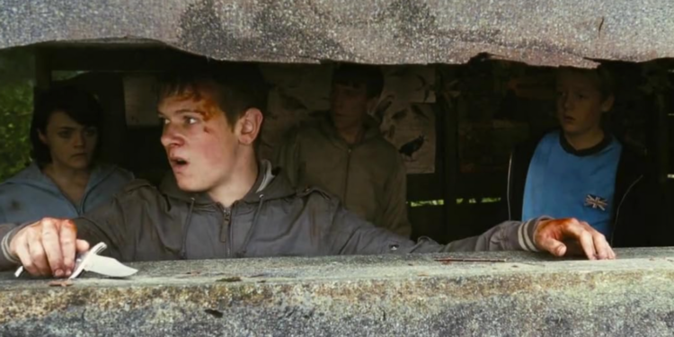 Finn Atkins, Jack O'Connell, Tom Gill and Thomas Turgoose in Eden Lake (2008)