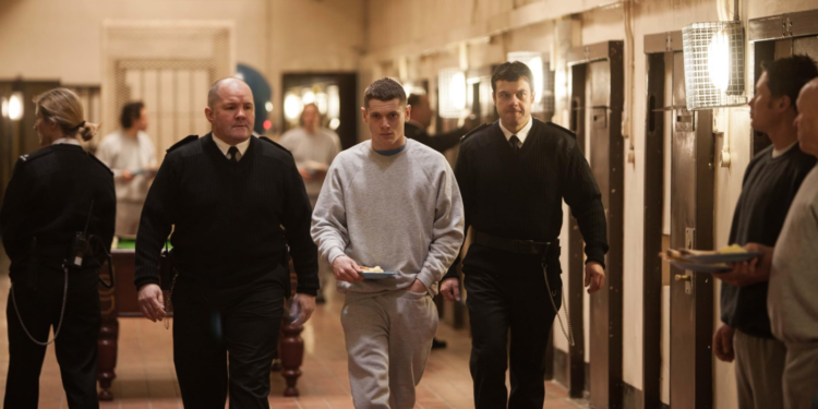 Jack O'Connell and Duncan Airlie James in Starred Up (2013)