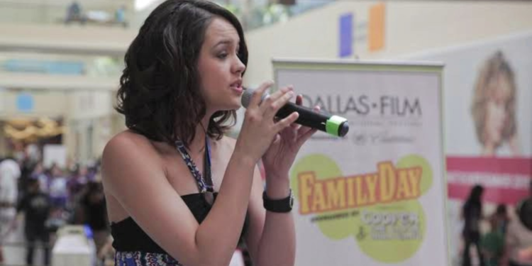 Hayley Orrantia singing