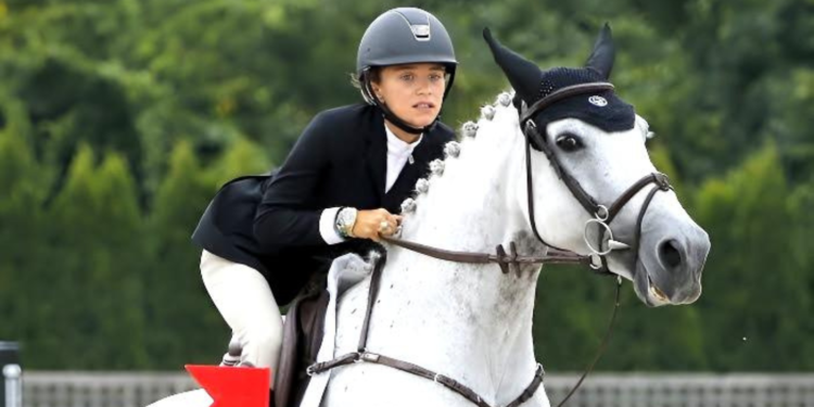 Mary-Kate Olsen horseback riding