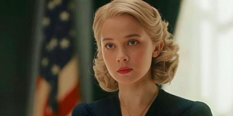 Cailee Spaeny in The First Lady (2022)