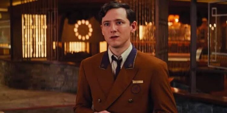 Lewis Pullman in Bad Times at the El Royale