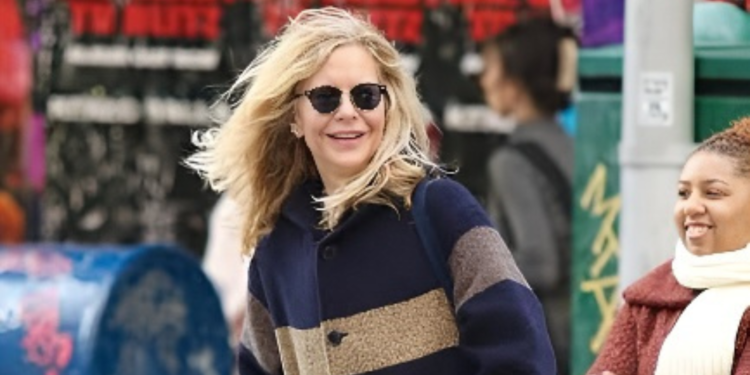 Meg Ryan walking in New York City