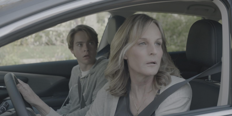 Helen Hunt and Judah Lewis in I See You (2019)