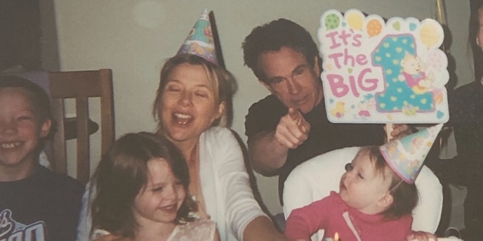 Annette Bening and family